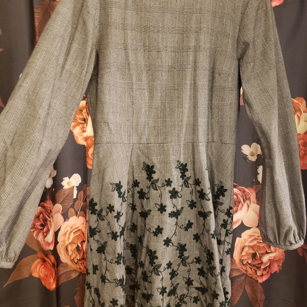 Grey dress green  stitch flowers